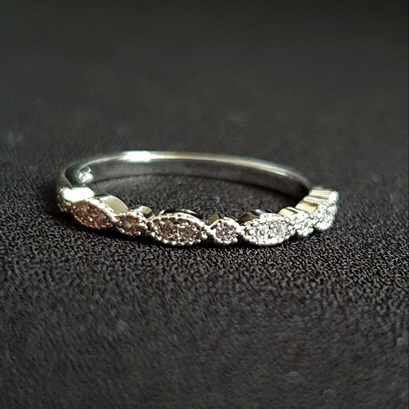 Gorgeous Designer Silver Thin Band Ring - Picture 1 of 5